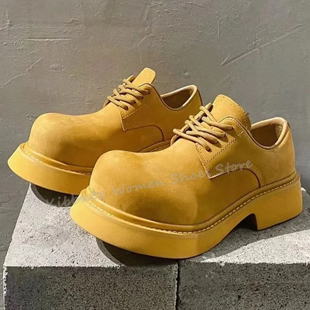 Duże pompony, sznurowane, masy – Boots recenzja i cena